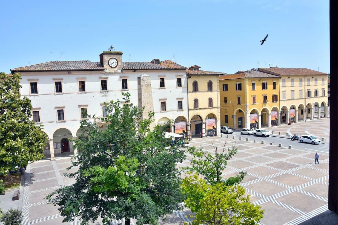 Apartamento Piazza Arnolfo 1932 Colle di Val d'Elsa Exterior foto