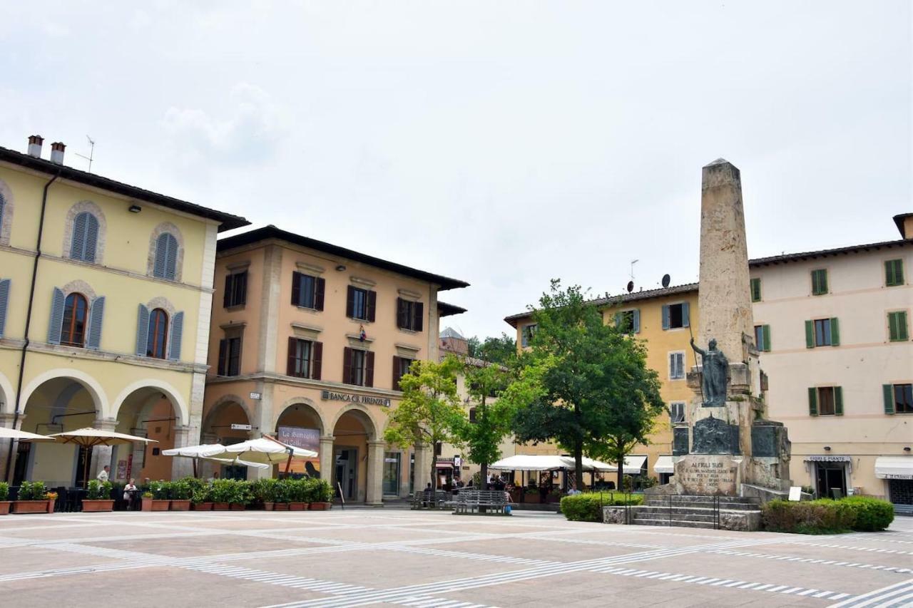 Apartamento Piazza Arnolfo 1932 Colle di Val d'Elsa Exterior foto